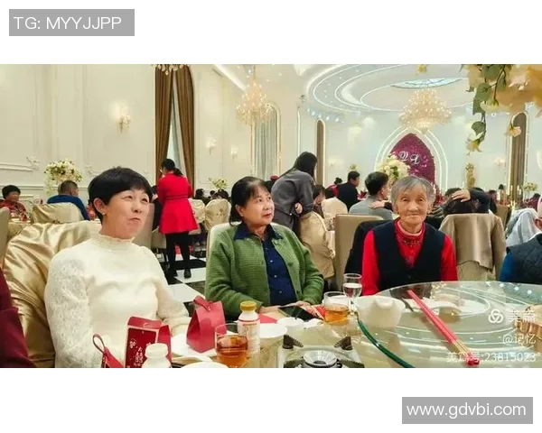 球员邀请全队队友参加婚礼场面温馨感人全队欢聚一堂见证幸福时刻 球员邀请全队队友参加婚礼场面温馨感人全队欢聚一堂见证幸福时刻